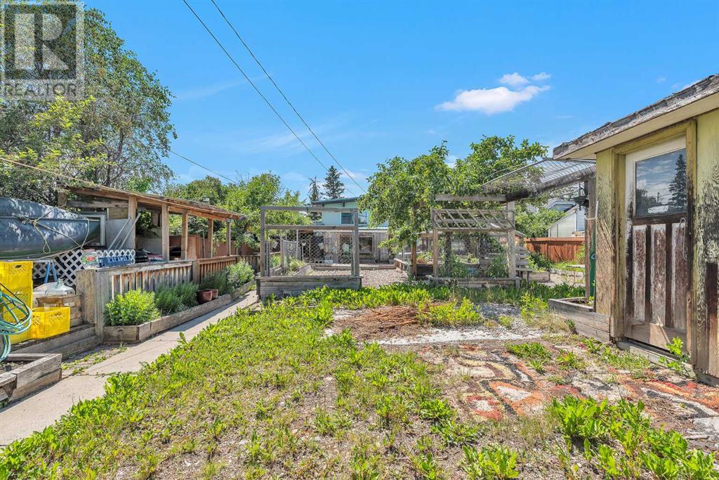 Single Family House Bi-level for Sale in   Street NW Bowness Calgary 