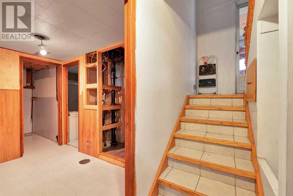 Single Family House Bi-level for Sale in   Street NW Bowness Calgary 