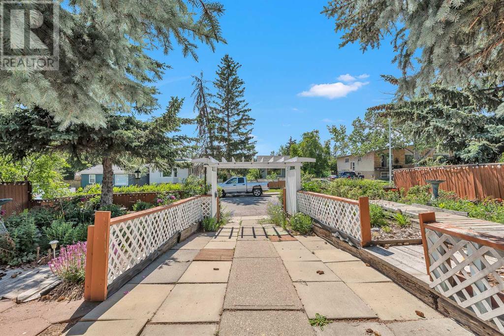 Single Family House Bi-level for Sale in   Street NW Bowness Calgary 