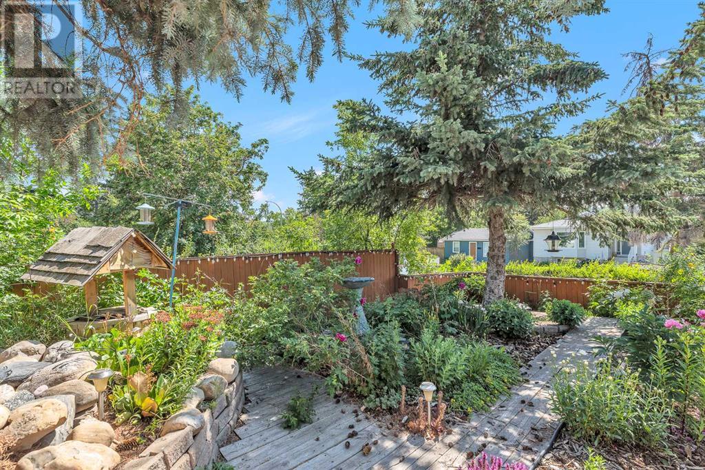 Single Family House Bi-level for Sale in   Street NW Bowness Calgary 