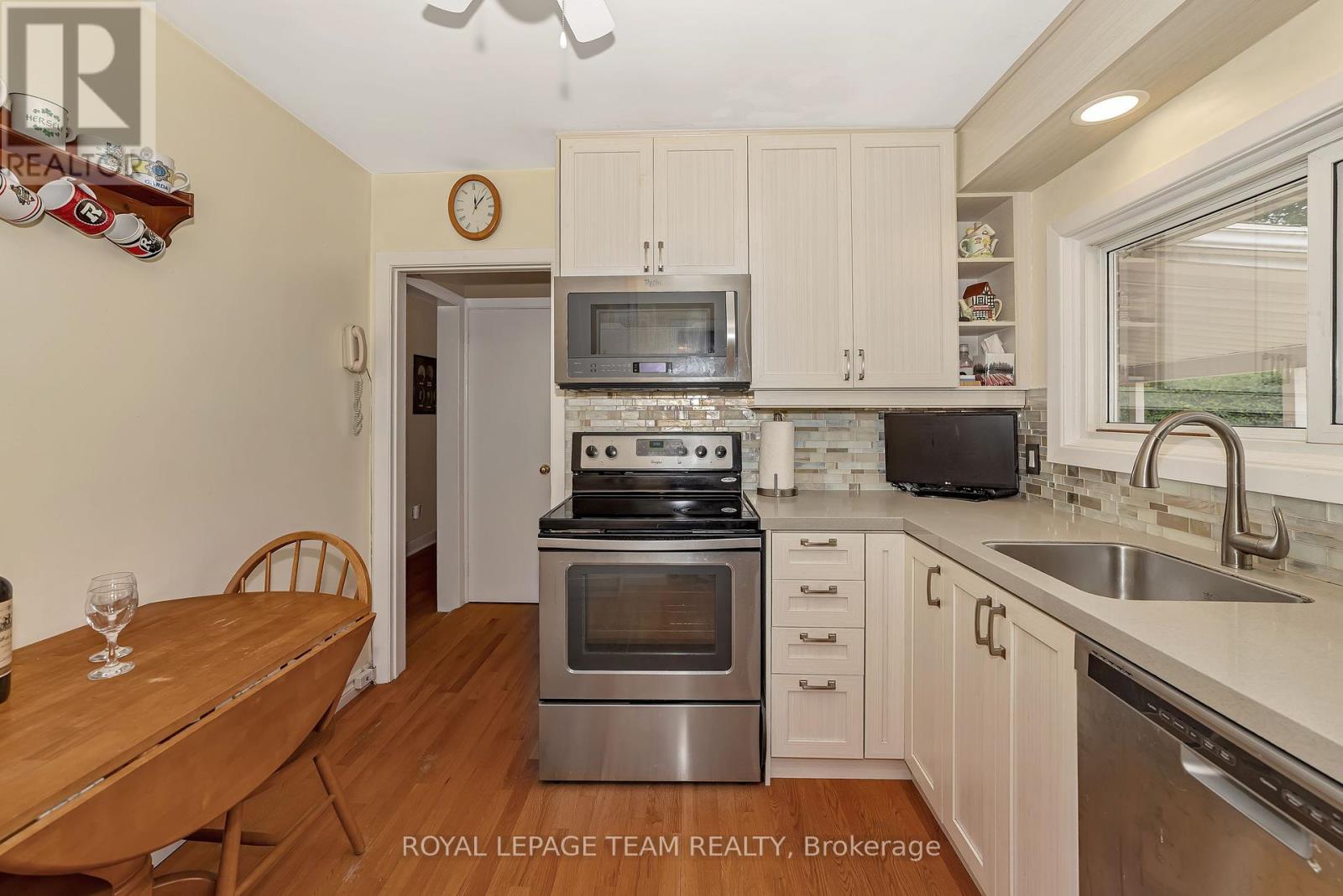 Photo 13 of 1830 Kerr Avenue, Ottawa ON