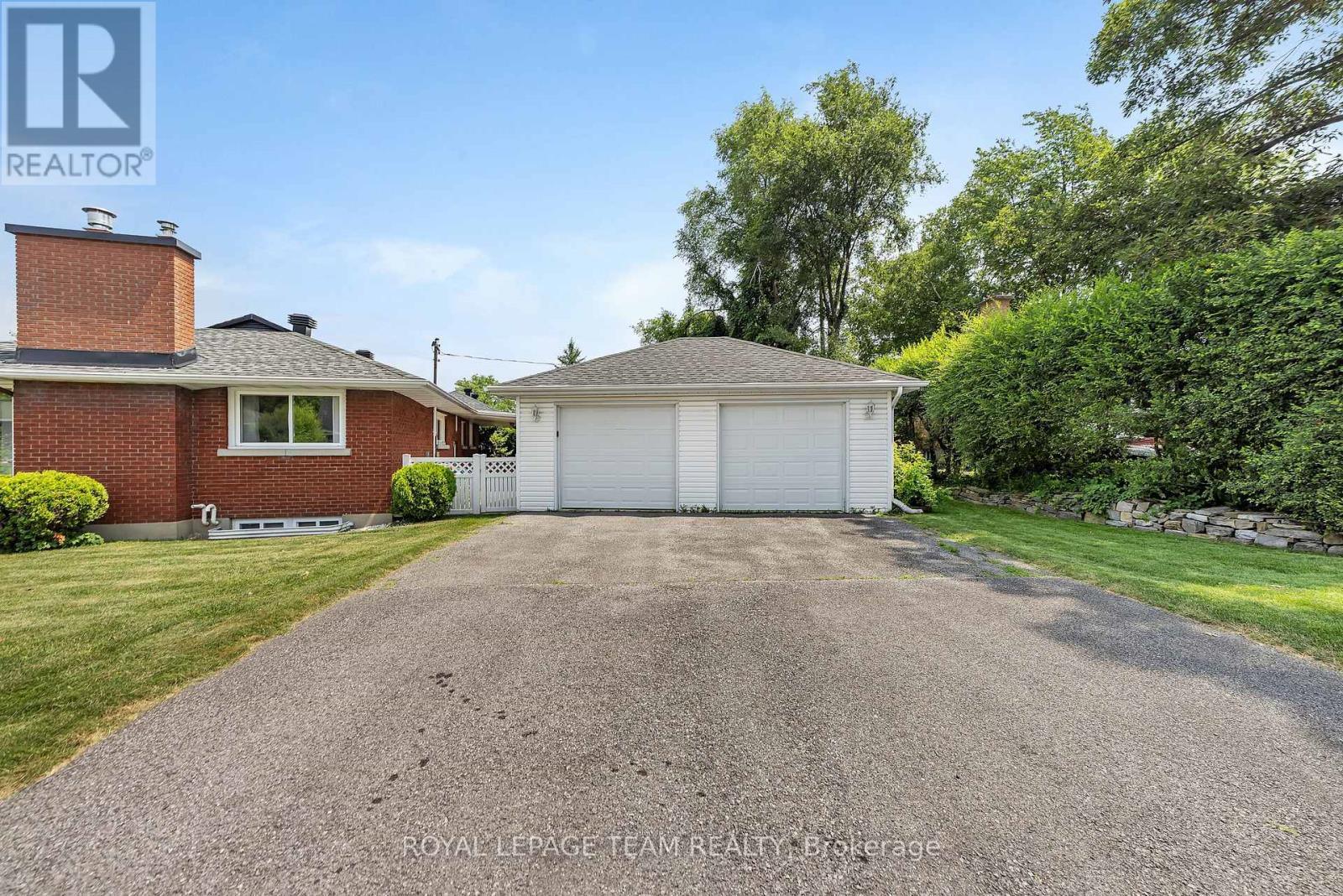 Photo 32 of 1830 Kerr Avenue, Ottawa ON