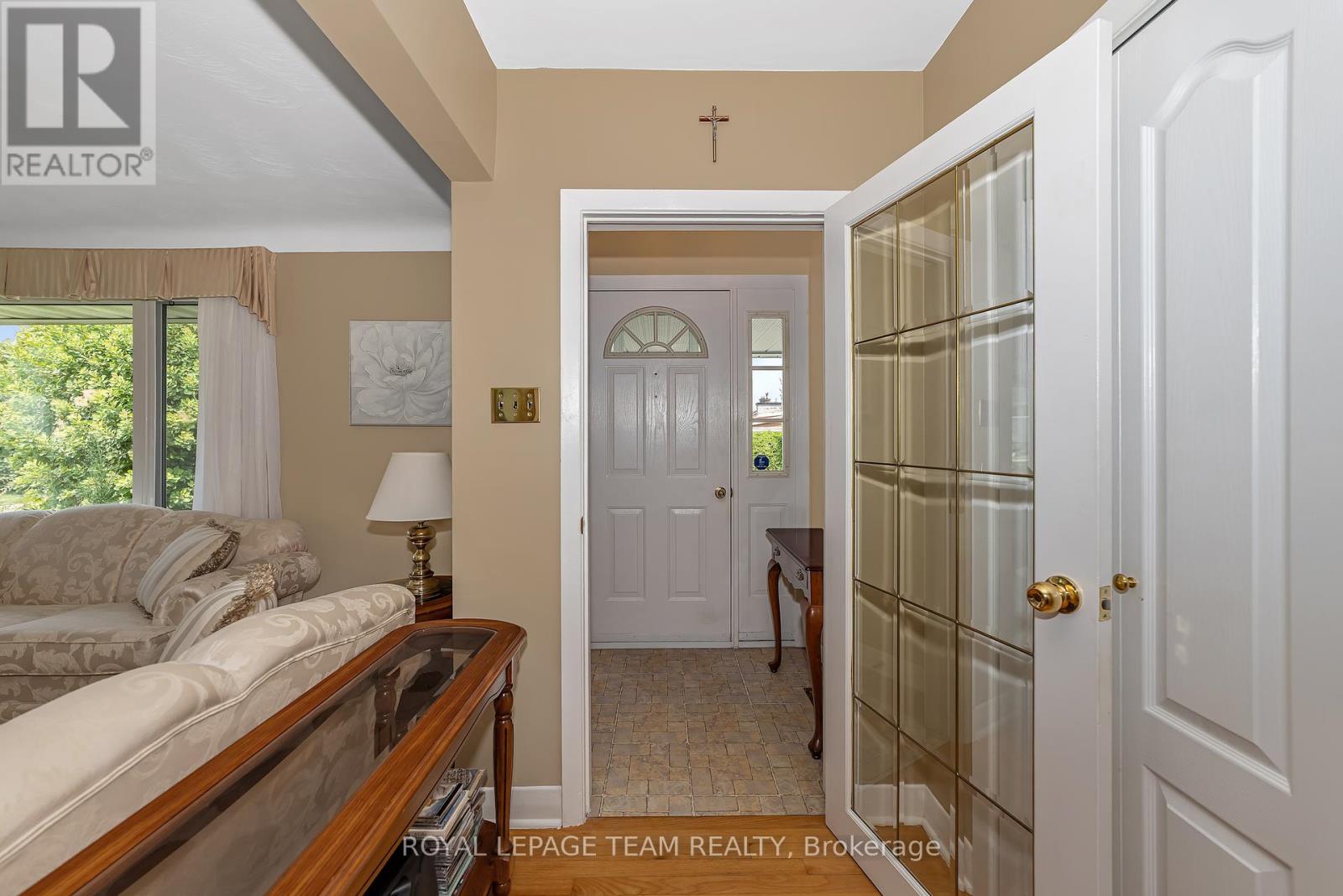 Photo 7 of 1830 Kerr Avenue, Ottawa ON