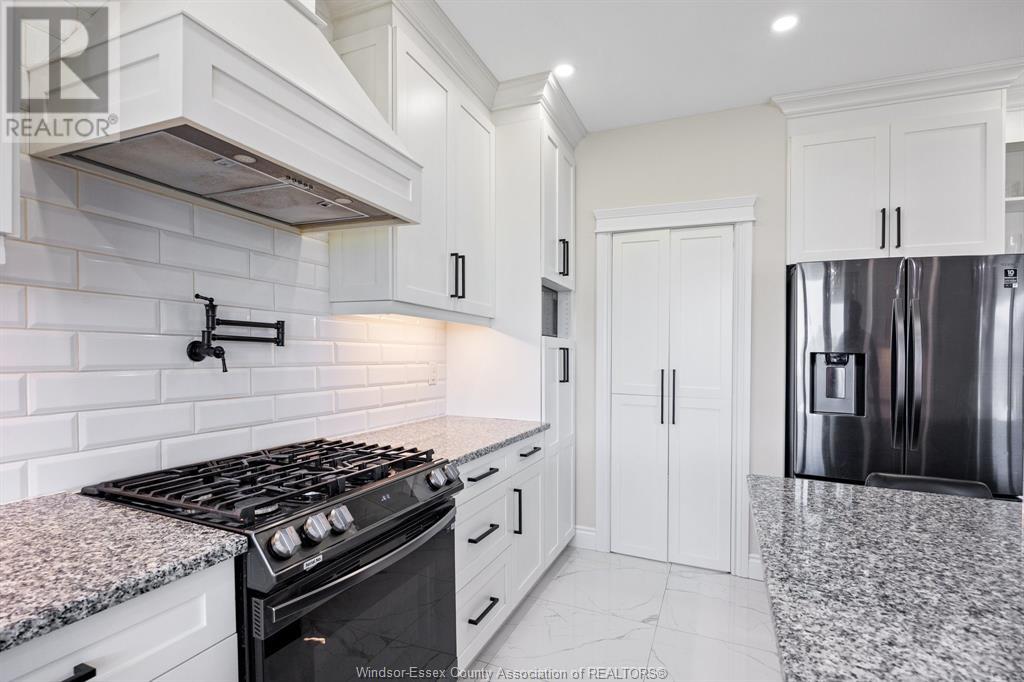 Photo 8 of 19 Emily Avenue, Kingsville ON