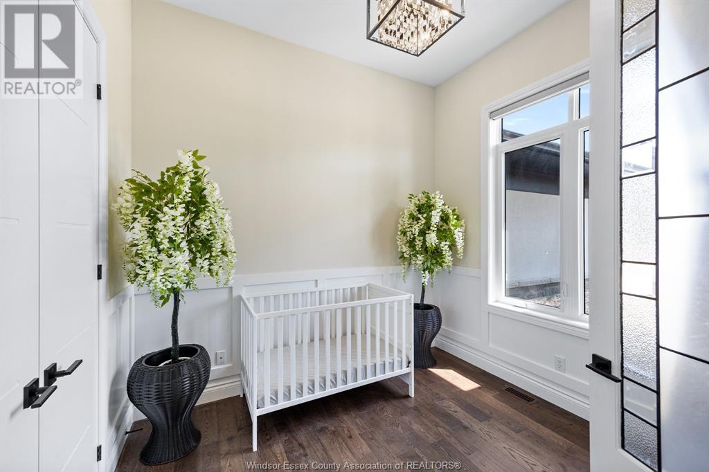 Photo 33 of 19 Emily Avenue, Kingsville ON