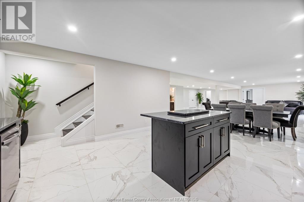 Photo 31 of 19 Emily Avenue, Kingsville ON