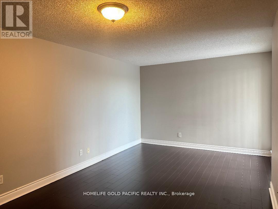 Photo 11 of 207 37 Galleria Parkway, Markham ON