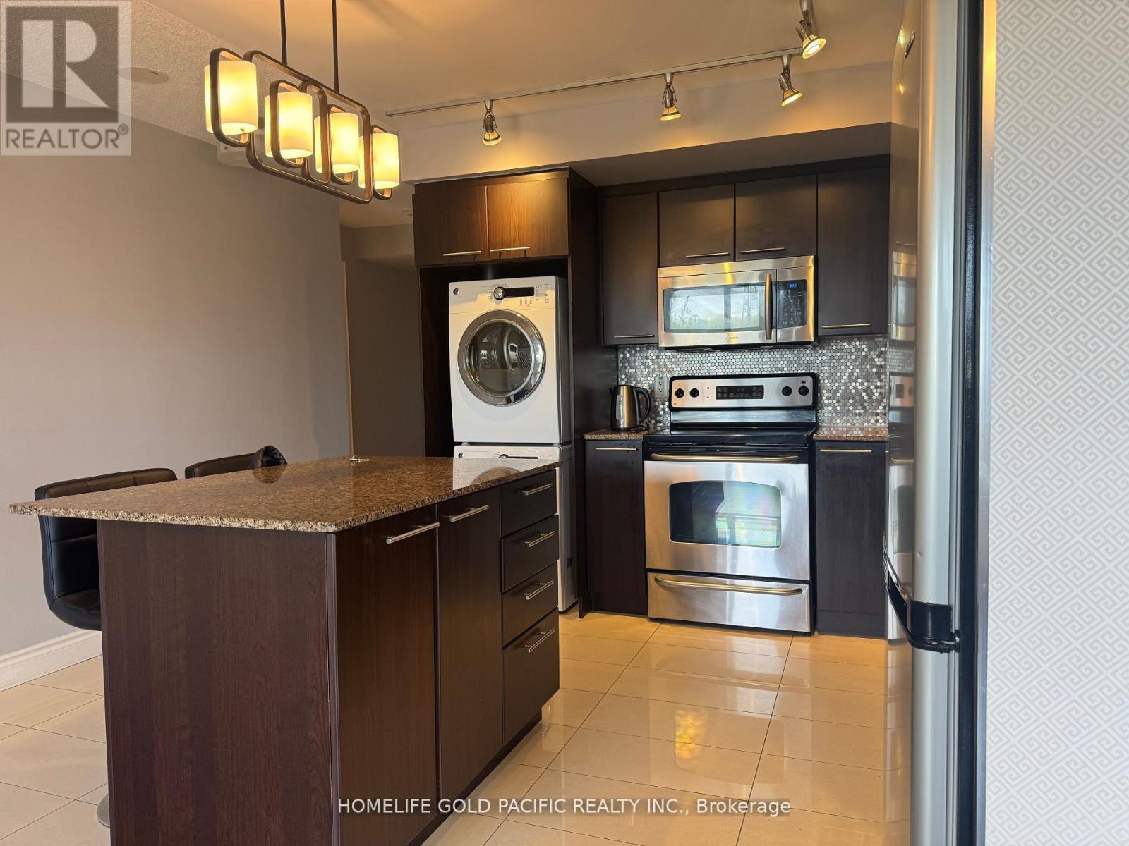 Photo 4 of 207 37 Galleria Parkway, Markham ON