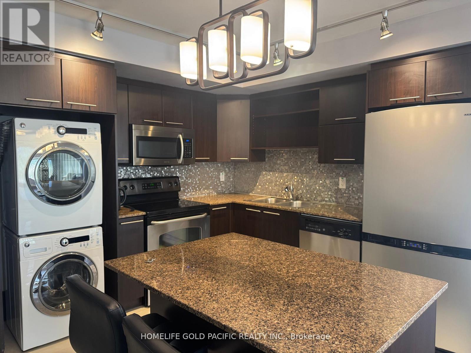 Photo 5 of 207 37 Galleria Parkway, Markham ON