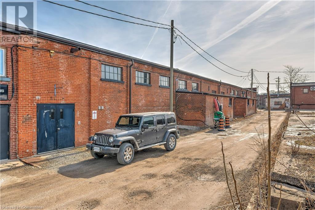 Photo 13 of 111 Sherwood Drive Unit 8, Brantford ON
