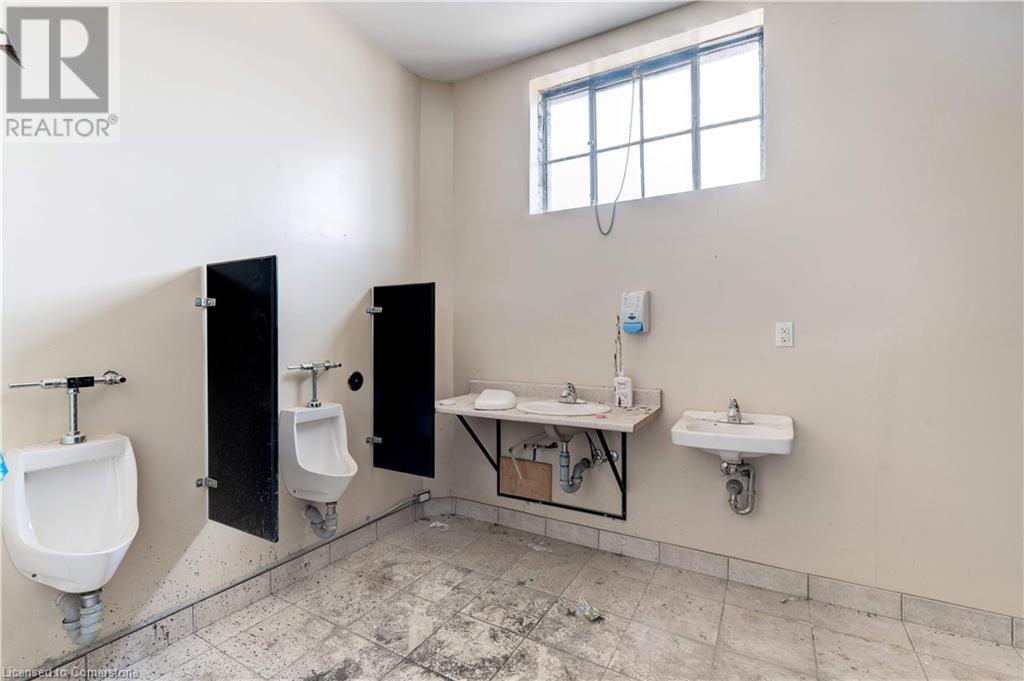 Photo 5 of 111 Sherwood Drive Unit 8, Brantford ON