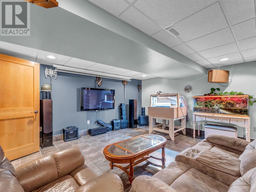 Single Family House Bungalow for Sale in   Avenue SE Connaught Medicine Hat 