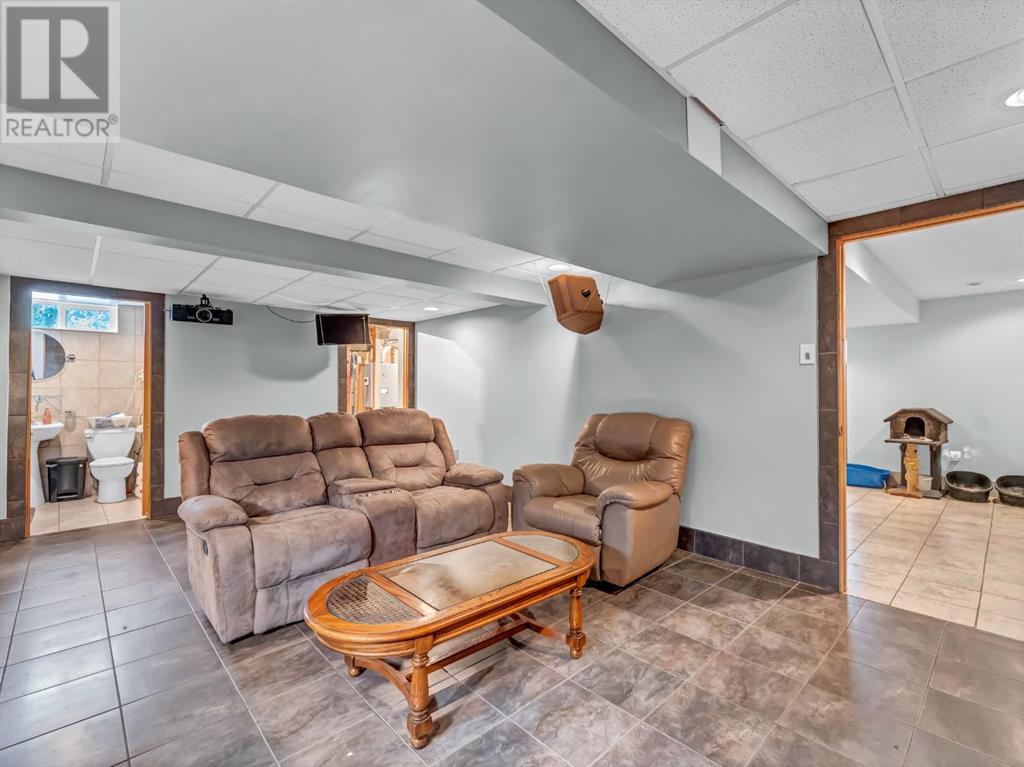 Single Family House Bungalow for Sale in   Avenue SE Connaught Medicine Hat 