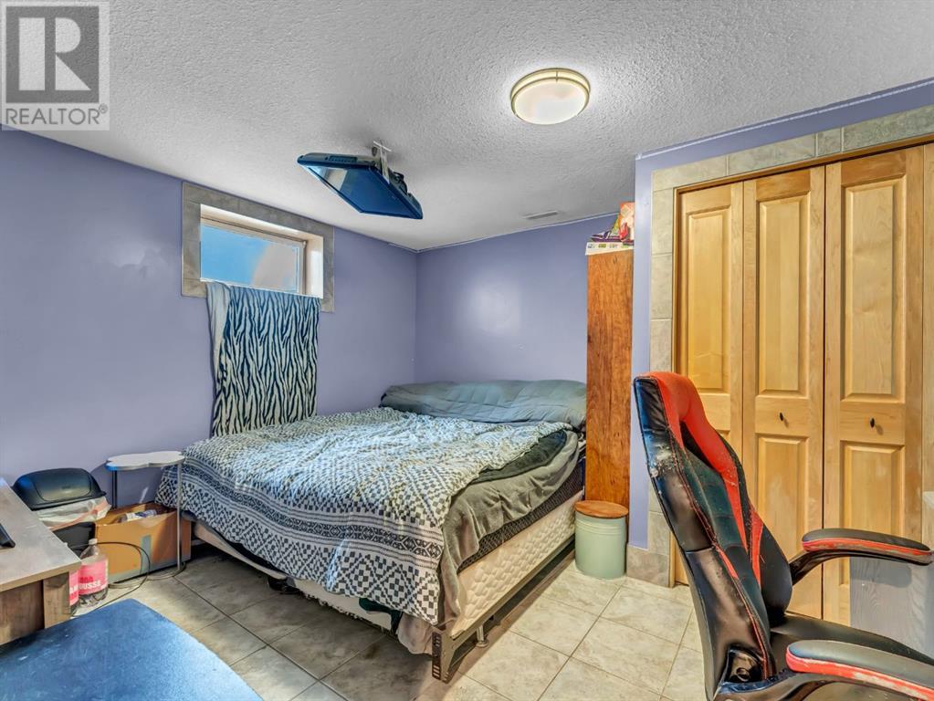 Single Family House Bungalow for Sale in   Avenue SE Connaught Medicine Hat 