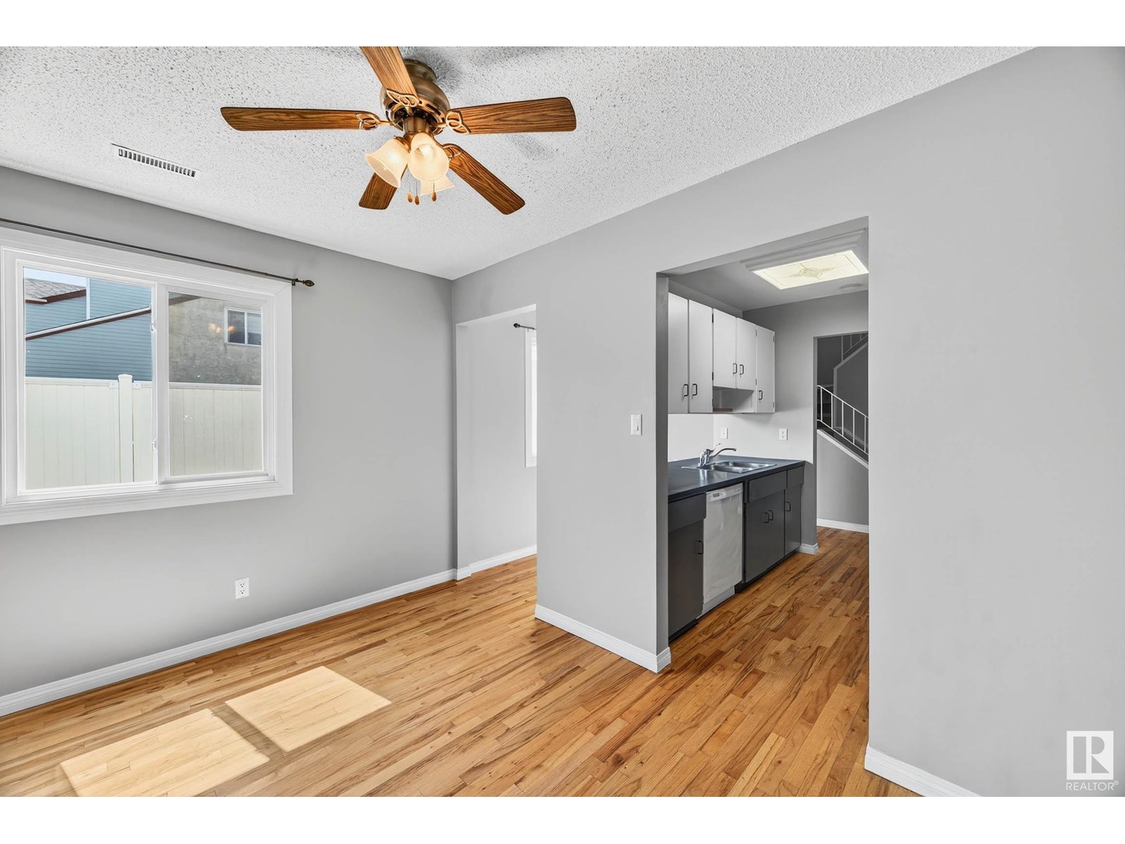 Photo 17 of 37 Lancaster Tc Nw, Edmonton AB