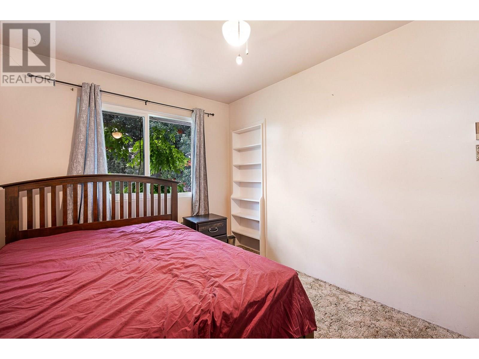 Photo 34 of 988 Glengarry Street, Kelowna BC