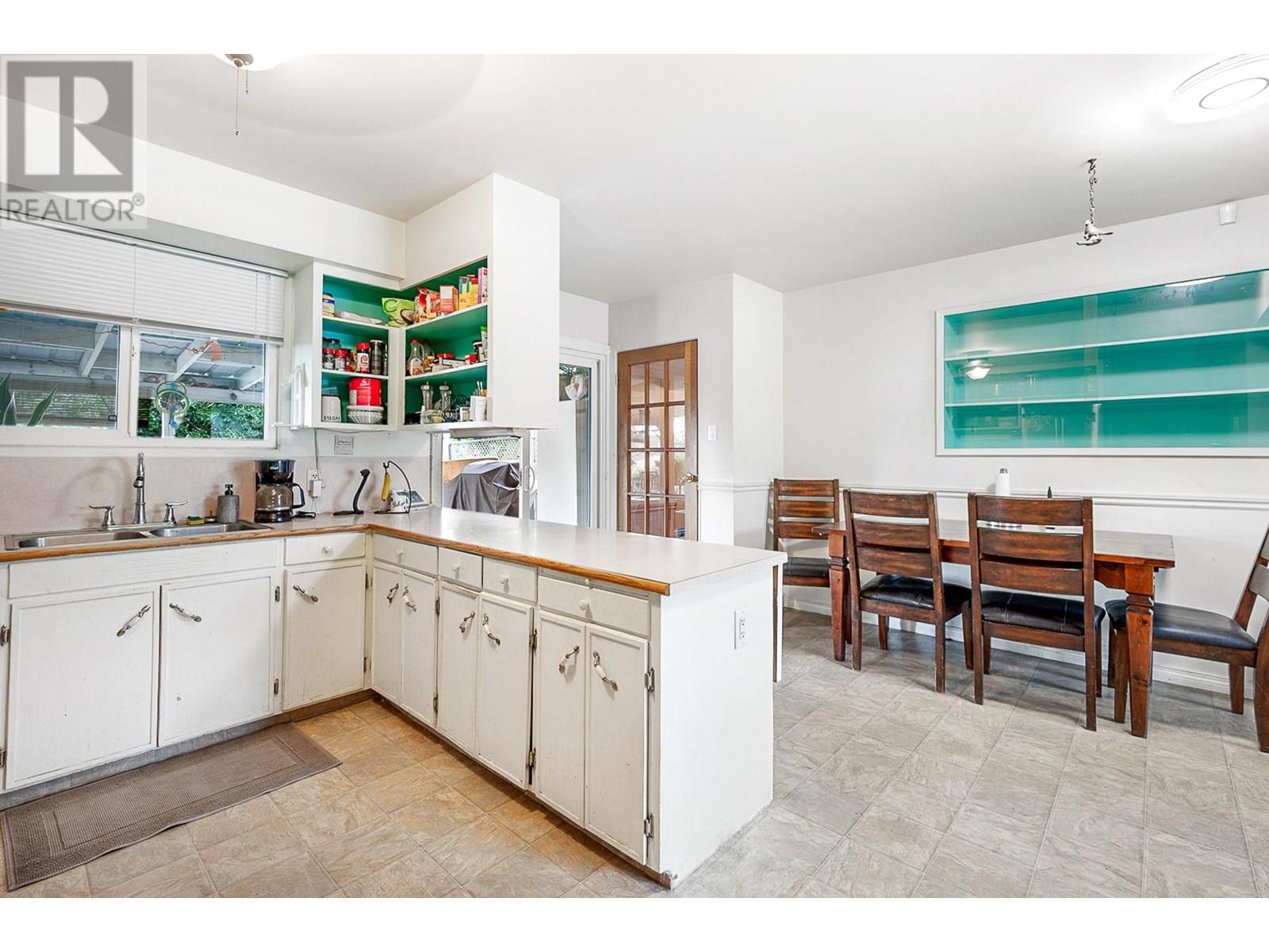 Photo 7 of 988 Glengarry Street, Kelowna BC