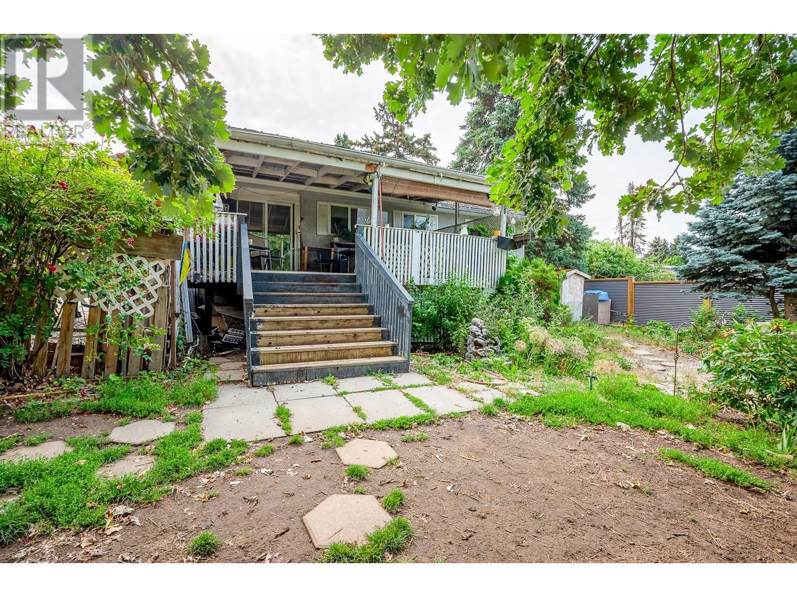 Photo 3 of 988 Glengarry Street, Kelowna BC