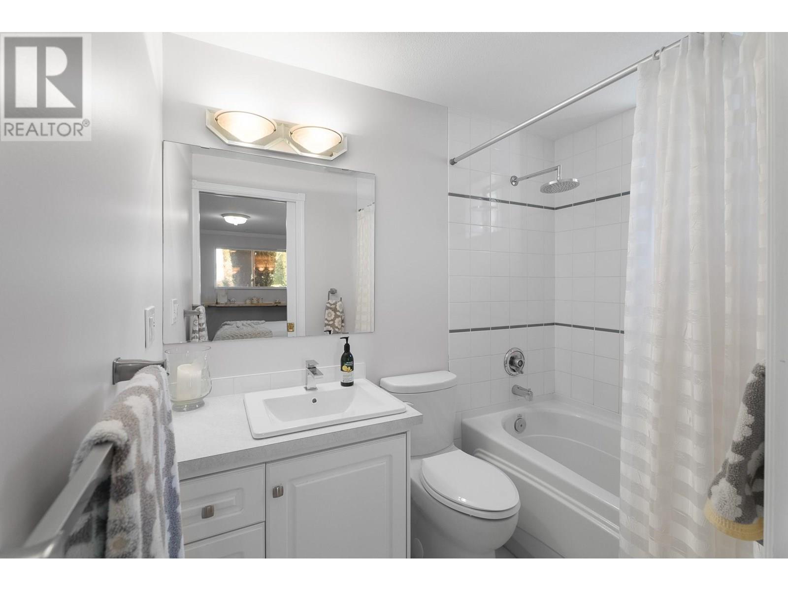 Photo 11 of 1801 2 Avenue Se, Salmon Arm BC