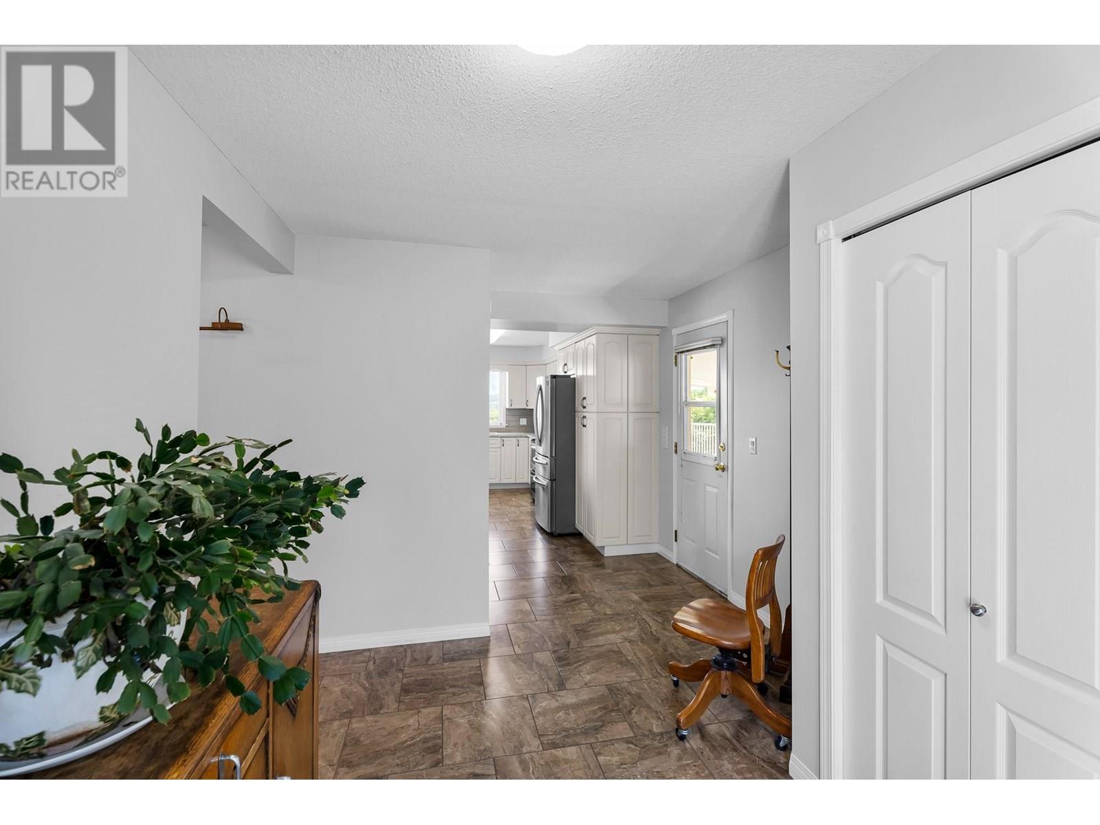Photo 1 of 1801 2 Avenue Se, Salmon Arm BC
