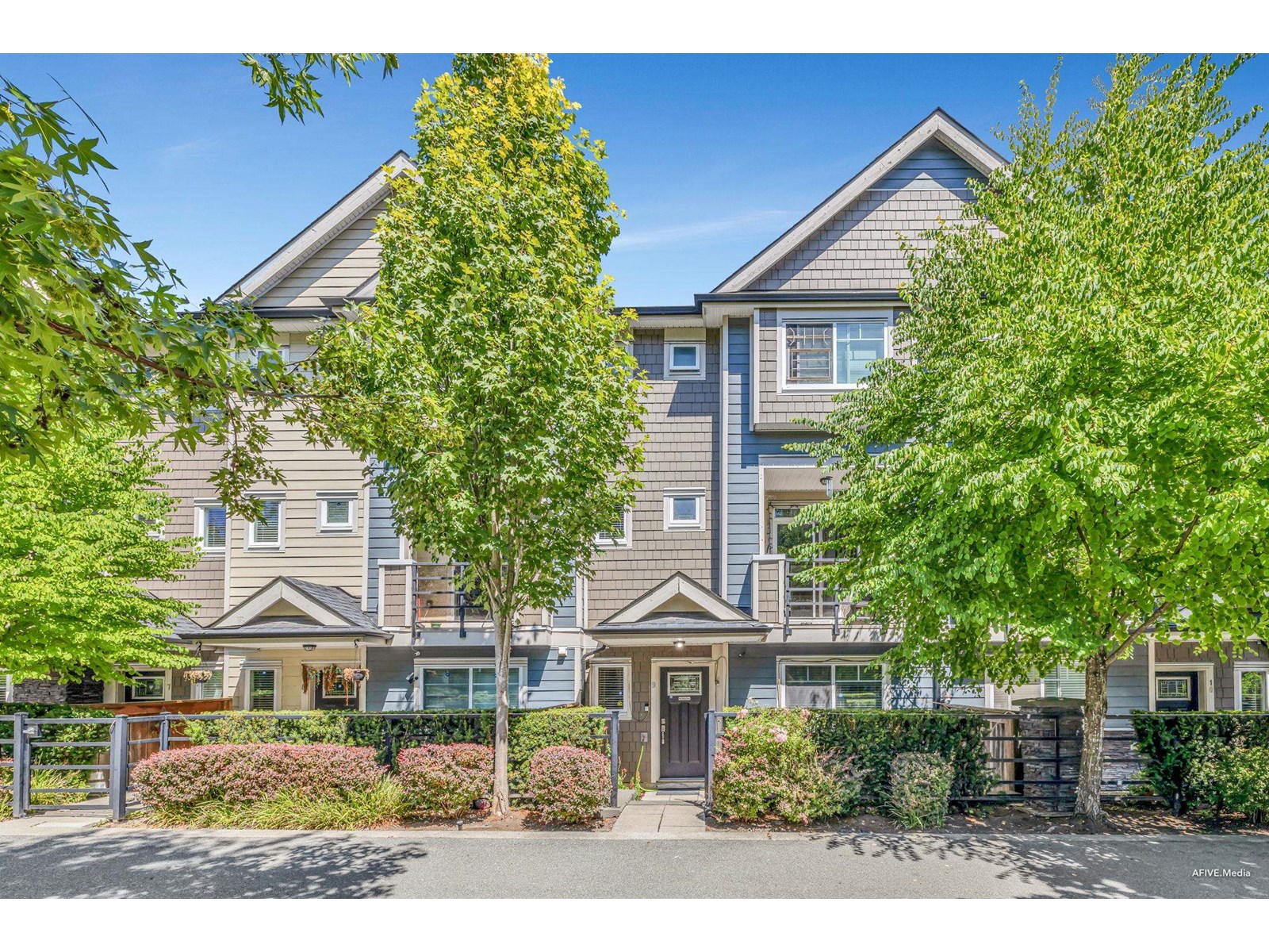 Photo 2 of 9 14285 64 Avenue, Surrey BC