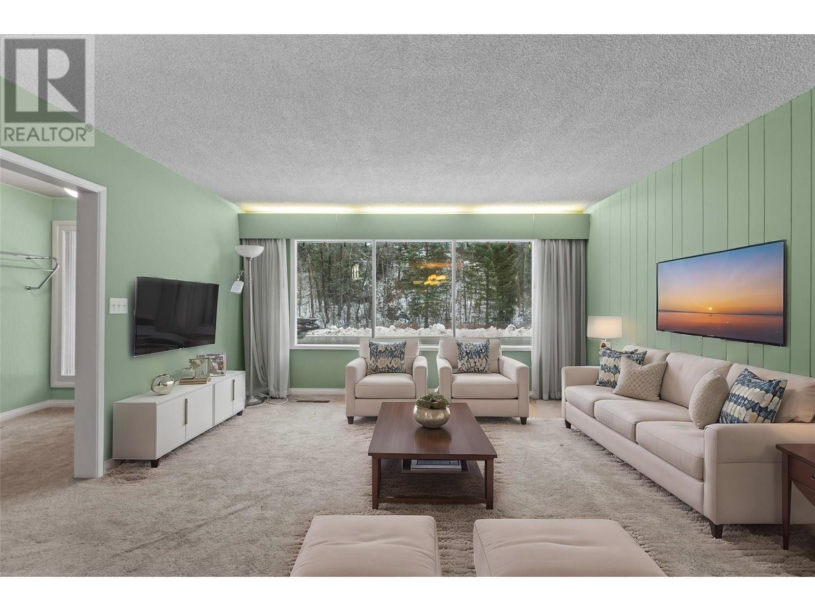 1115 Victoria Road W, Revelstoke