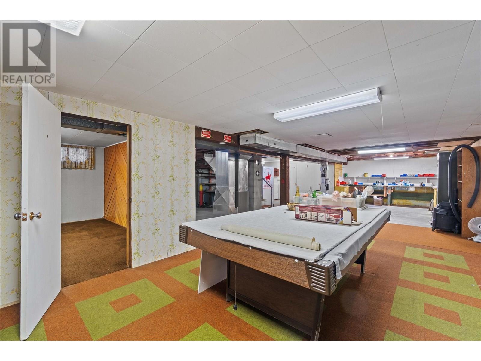 1115 Victoria Road W, Revelstoke