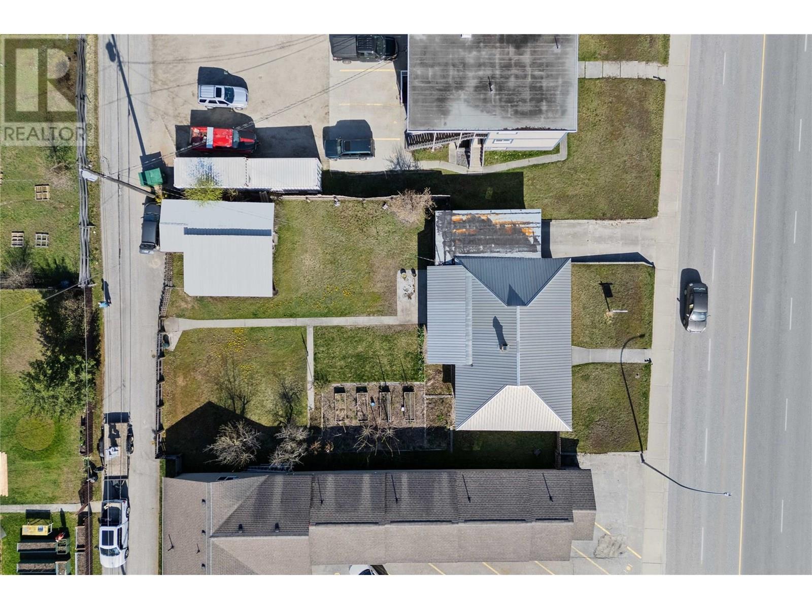 1115 Victoria Road W, Revelstoke