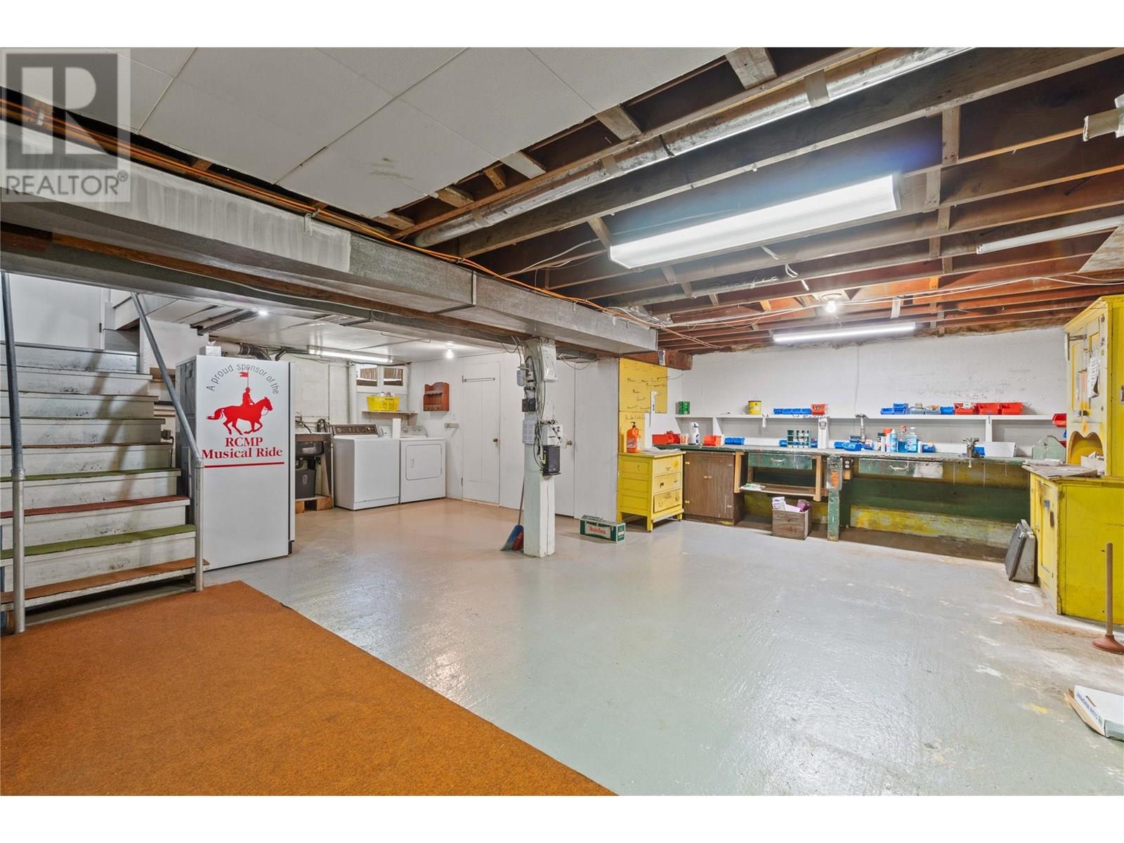 1115 Victoria Road W, Revelstoke