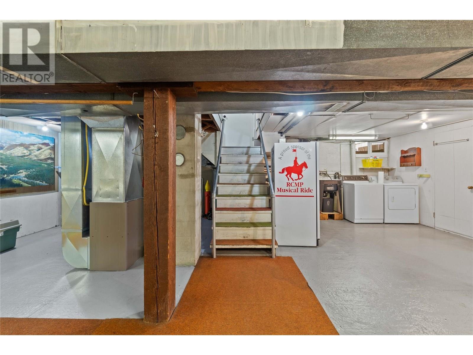 1115 Victoria Road W, Revelstoke