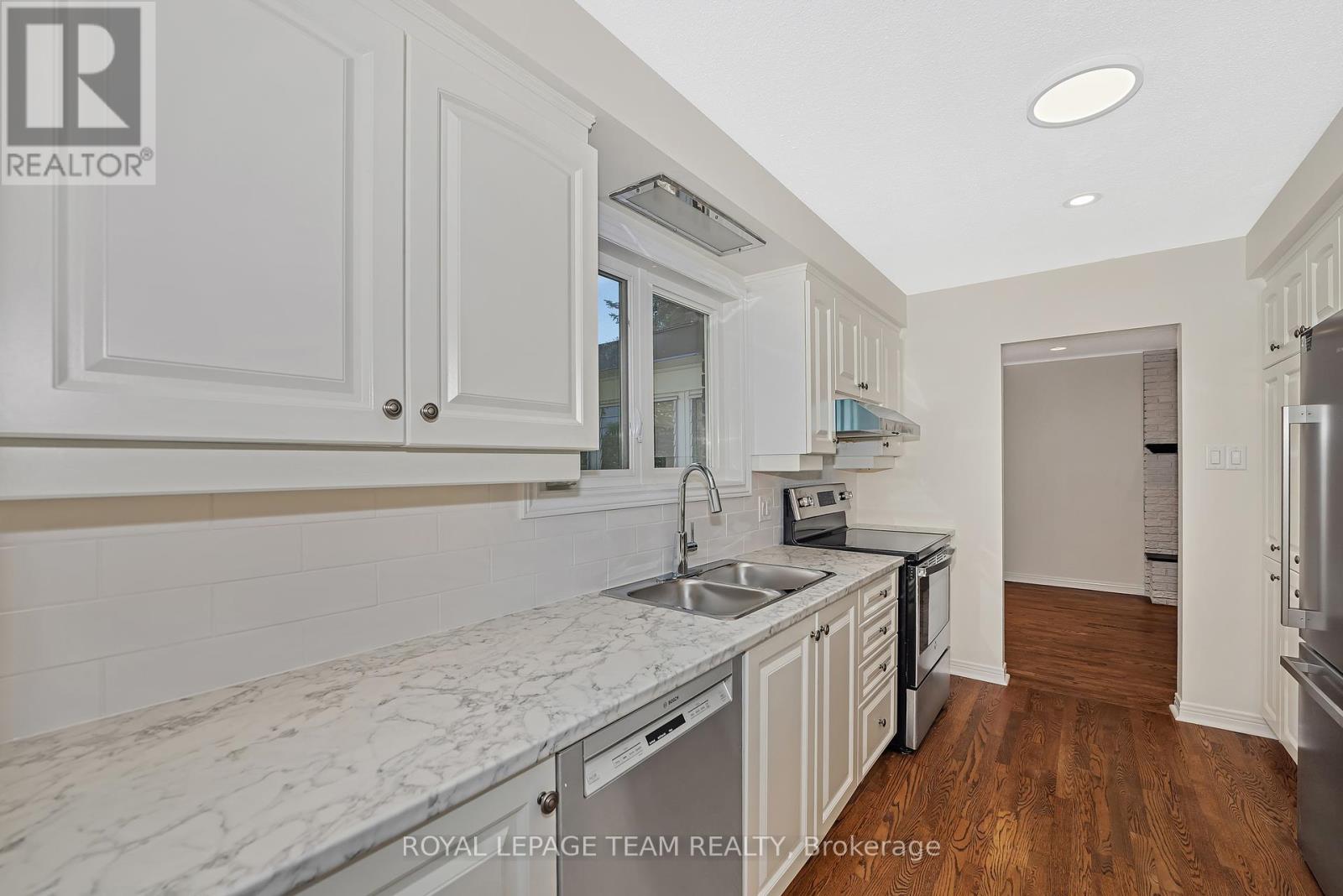 Photo 13 of 1825 Yale Avenue, Ottawa ON