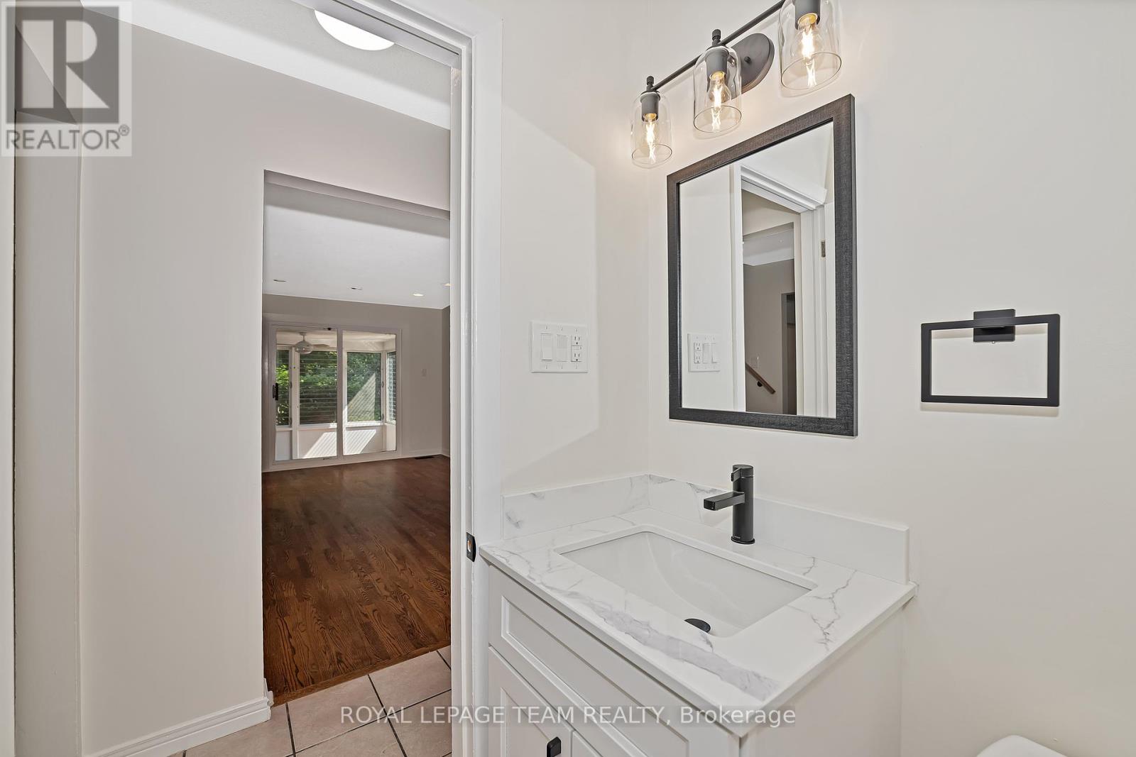 Photo 20 of 1825 Yale Avenue, Ottawa ON