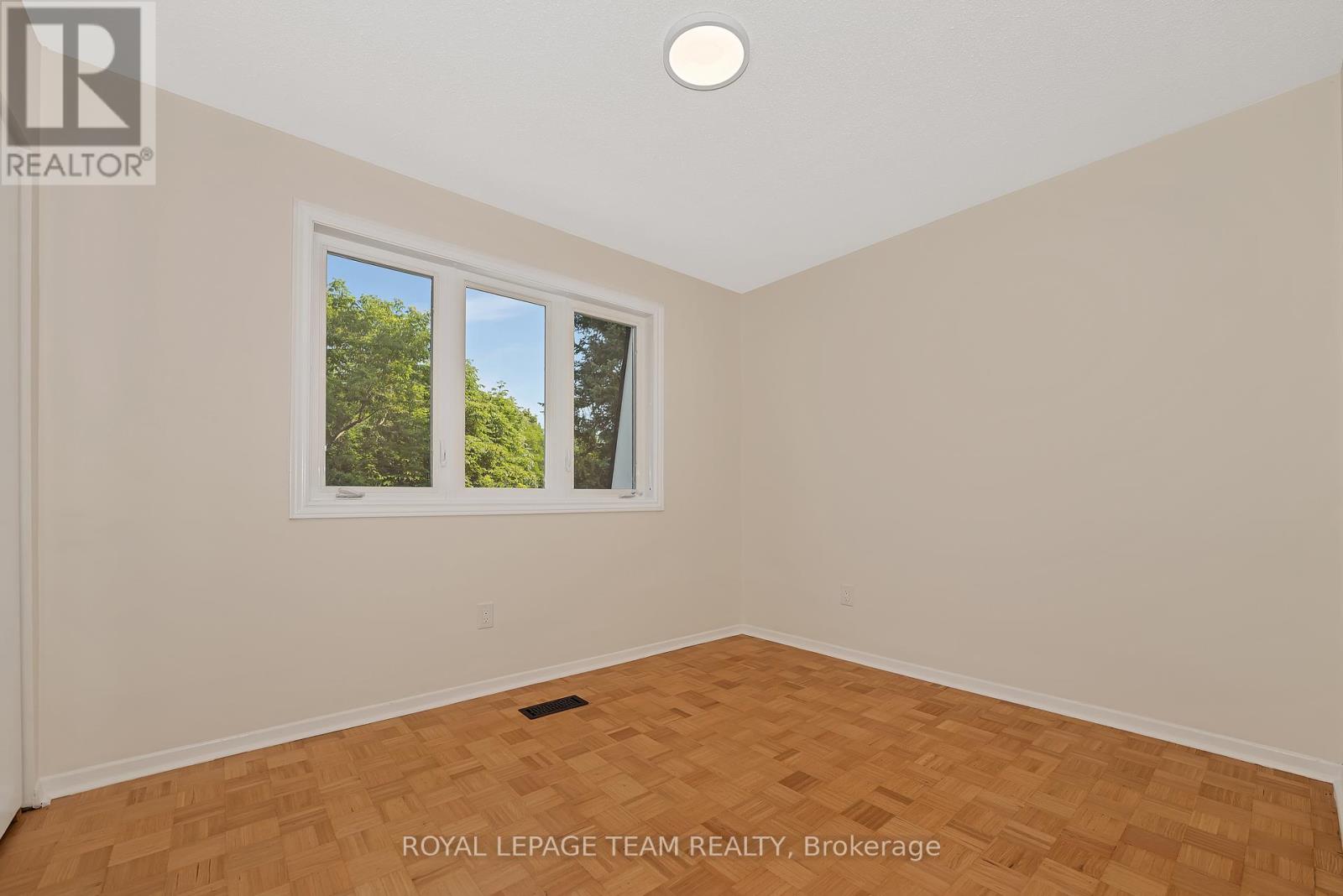 Photo 25 of 1825 Yale Avenue, Ottawa ON