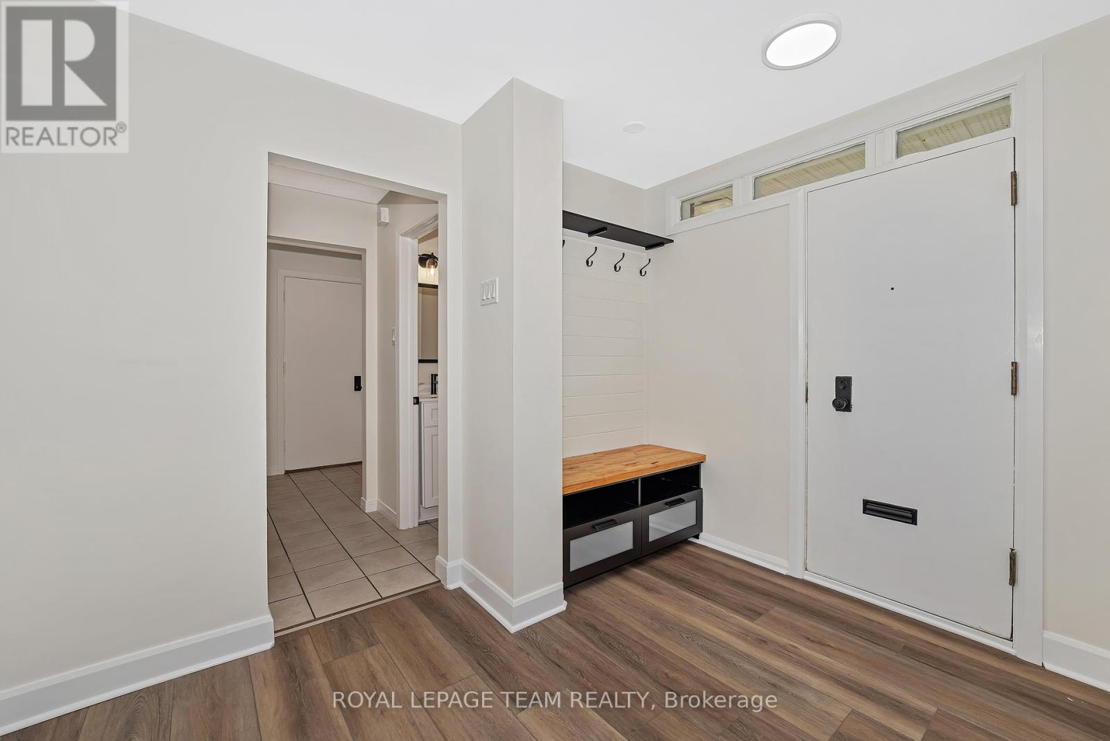 Photo 6 of 1825 Yale Avenue, Ottawa ON