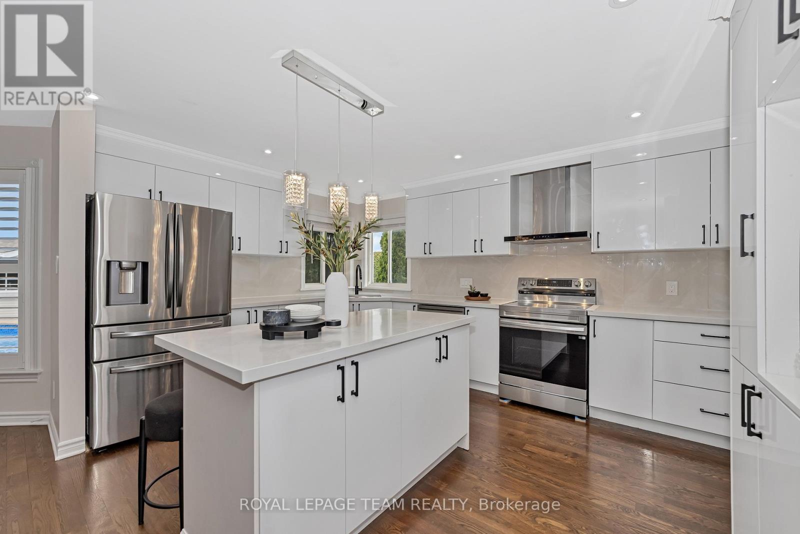 Photo 8 of 27 Heritage Grove Crescent, Ottawa ON