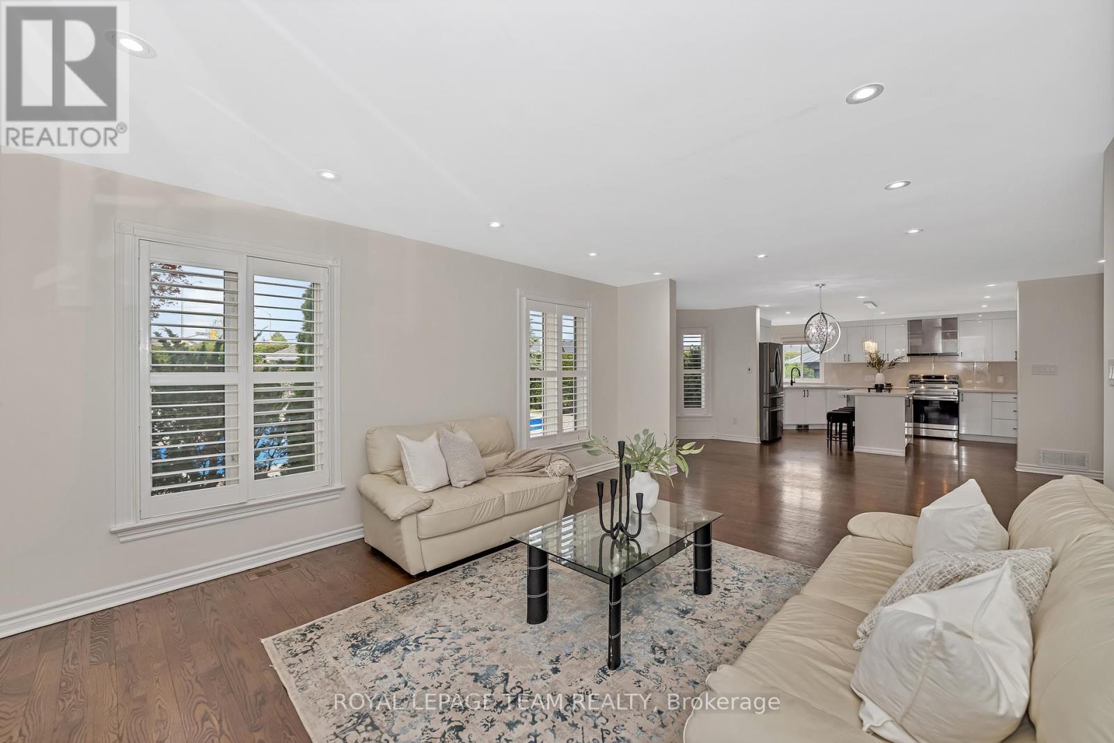 Photo 23 of 27 Heritage Grove Crescent, Ottawa ON
