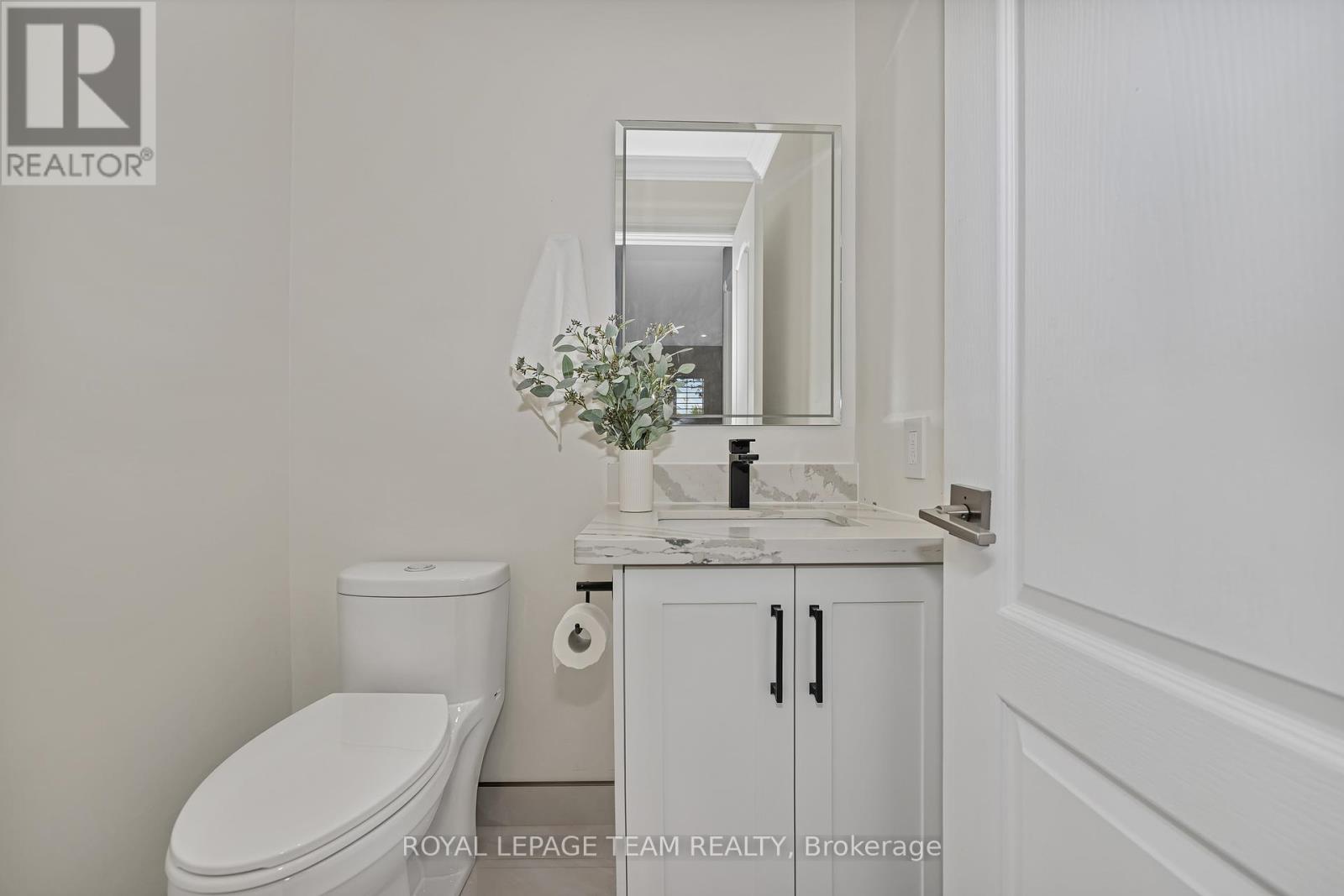 Photo 14 of 27 Heritage Grove Crescent, Ottawa ON