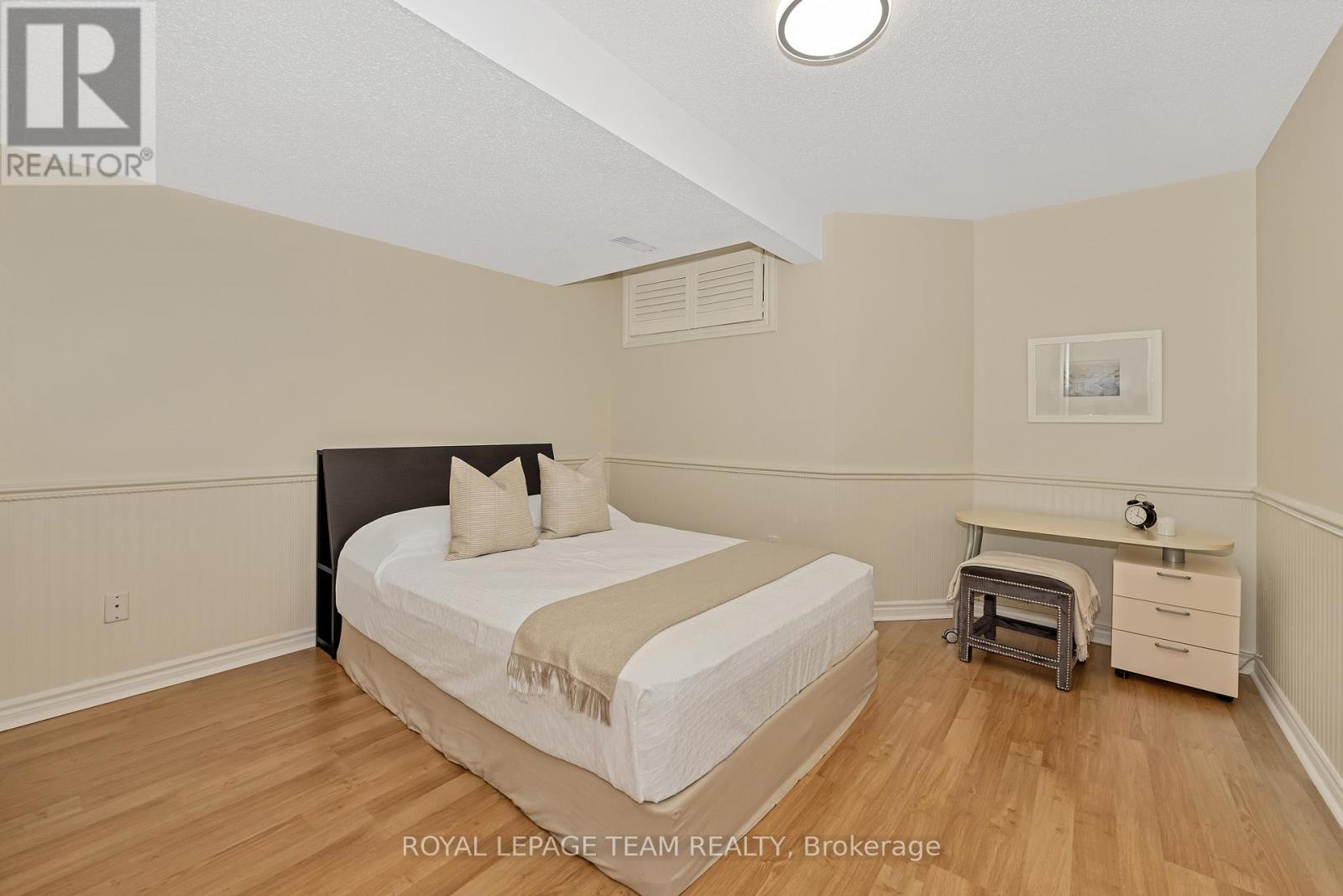 Photo 12 of 27 Heritage Grove Crescent, Ottawa ON