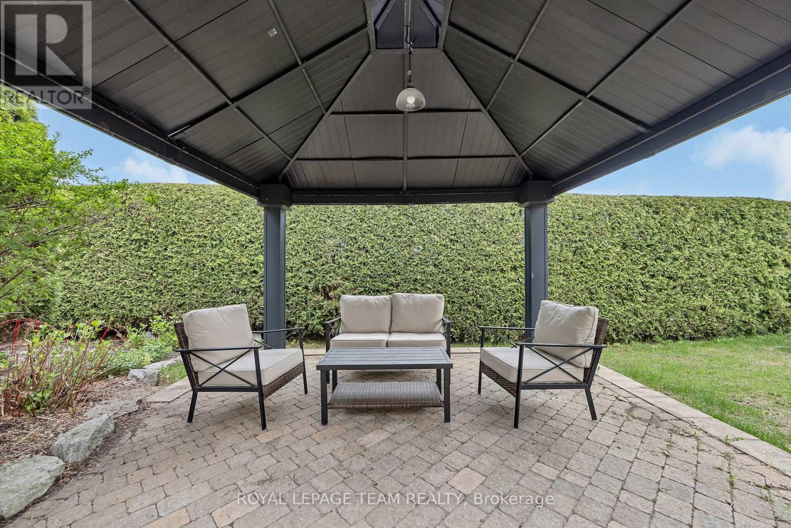 Photo 16 of 27 Heritage Grove Crescent, Ottawa ON