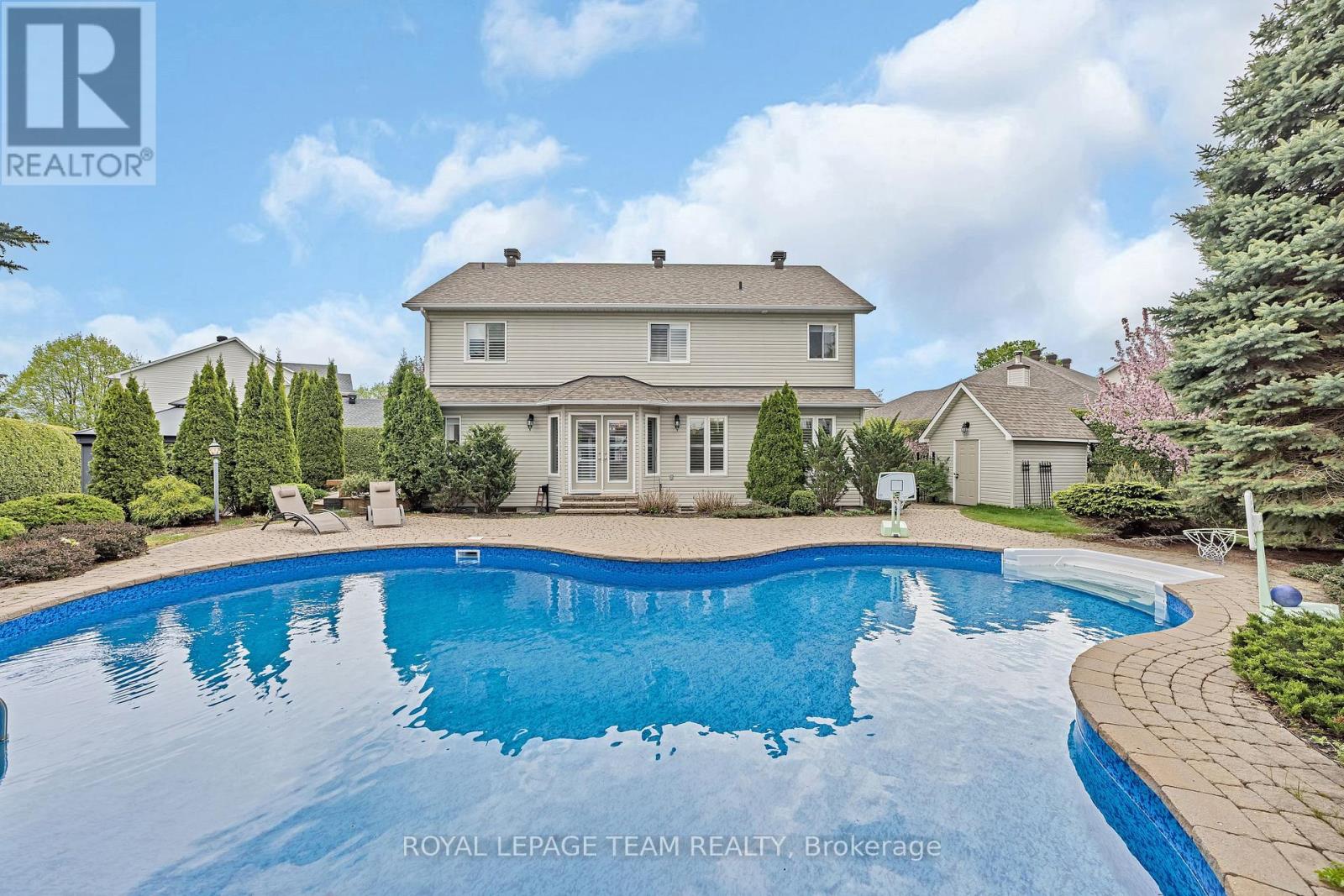 Photo 15 of 27 Heritage Grove Crescent, Ottawa ON