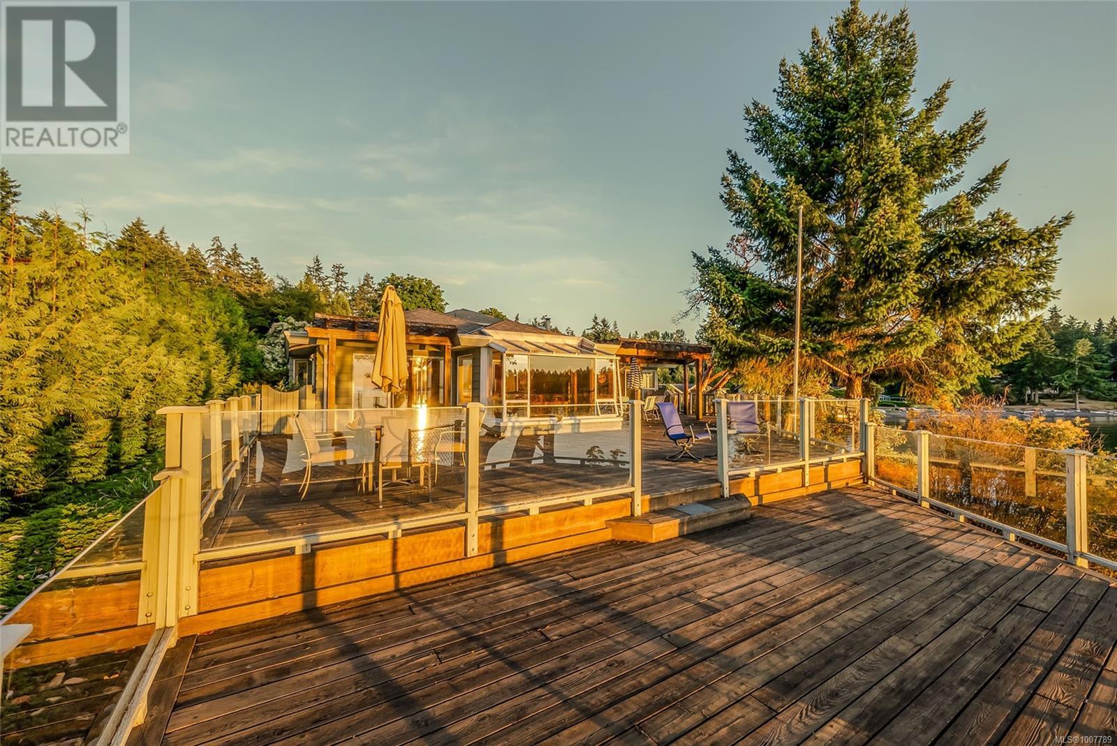 Photo 10 of 1545 Dorcas Point Rd, Nanoose Bay BC