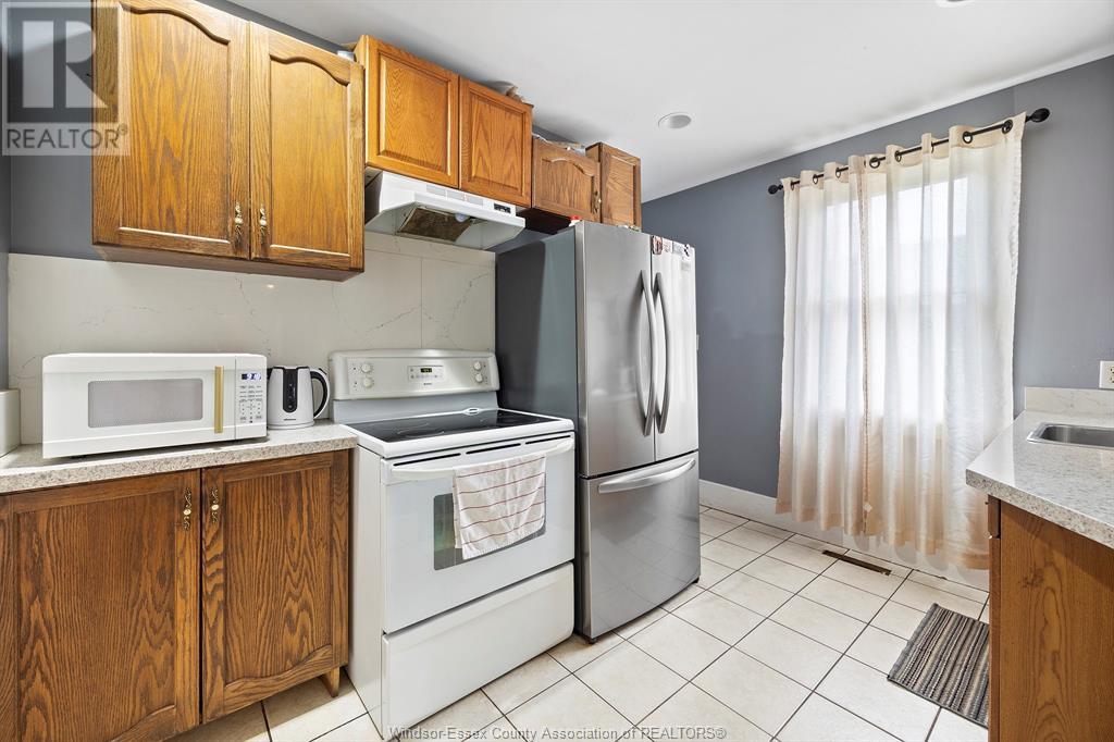 Photo 13 of 110 Erie Street South, Leamington ON