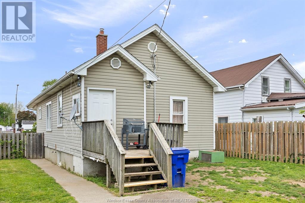 Photo 14 of 110 Erie Street South, Leamington ON