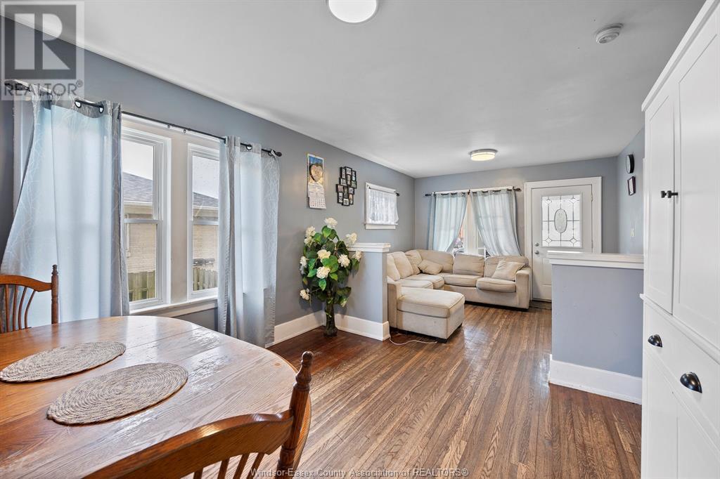 Photo 4 of 110 Erie Street South, Leamington ON