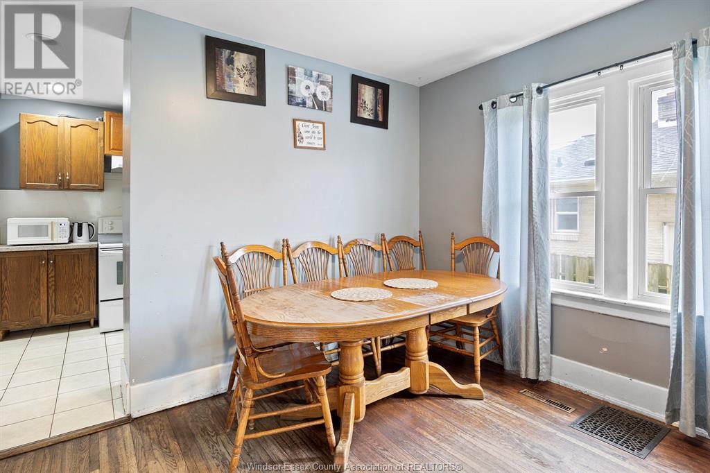 Photo 11 of 110 Erie Street South, Leamington ON