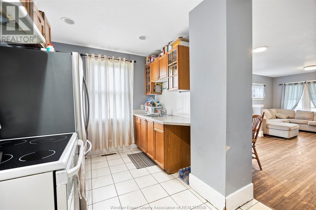Photo 18 of 110 Erie Street South, Leamington ON
