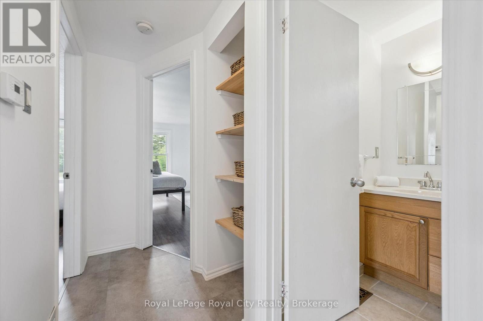 Photo 31 of 289 Strathallan Street, Centre Wellington ON