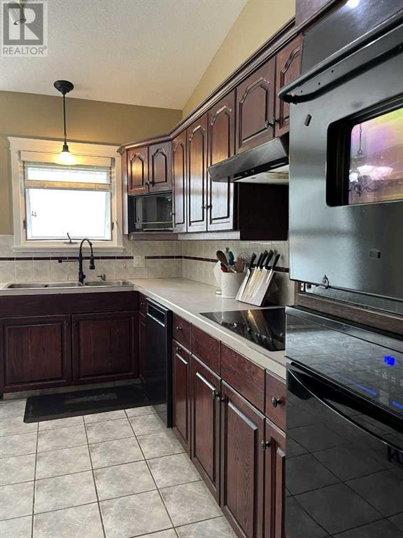 Photo 10 of 3930 Harmony Place, Taber AB
