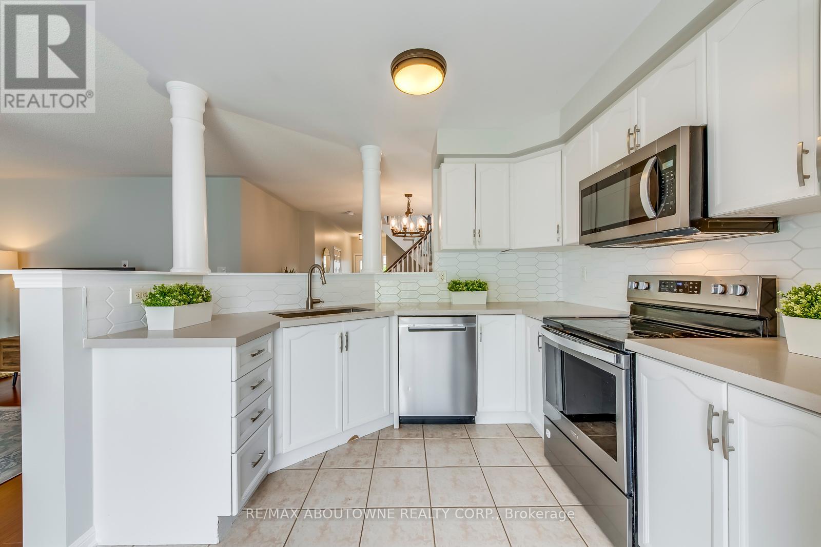 Photo 2 of 2457 Springforest Drive, Oakville ON