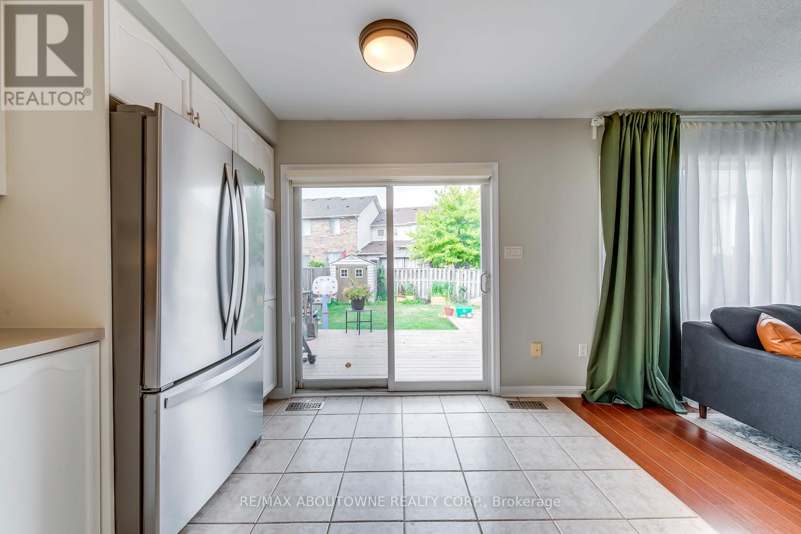 Photo 31 of 2457 Springforest Drive, Oakville ON